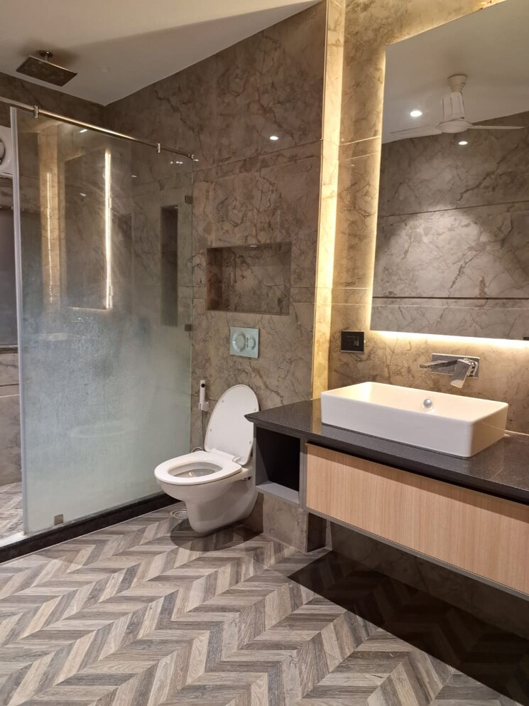Bathroom, emaar-urban-oasis 3.5 Bedroom 2400 Sq.Ft. Apartment In Sector 62 Gurgaon 7277188