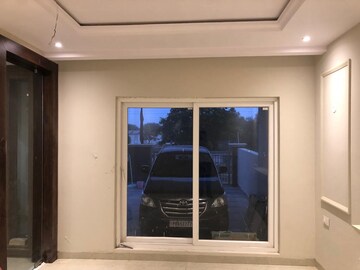 Room in 4 BHK Independent House at Sector 105 – for Sale