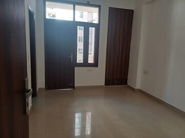 Room in 2 BHK Apartment at Nirala Estate, Tech Zone 4 Greater Noida – for Sale