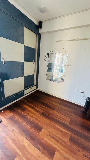Room in 4 BHK Apartment at Sector 4, Dwarka – for Sale