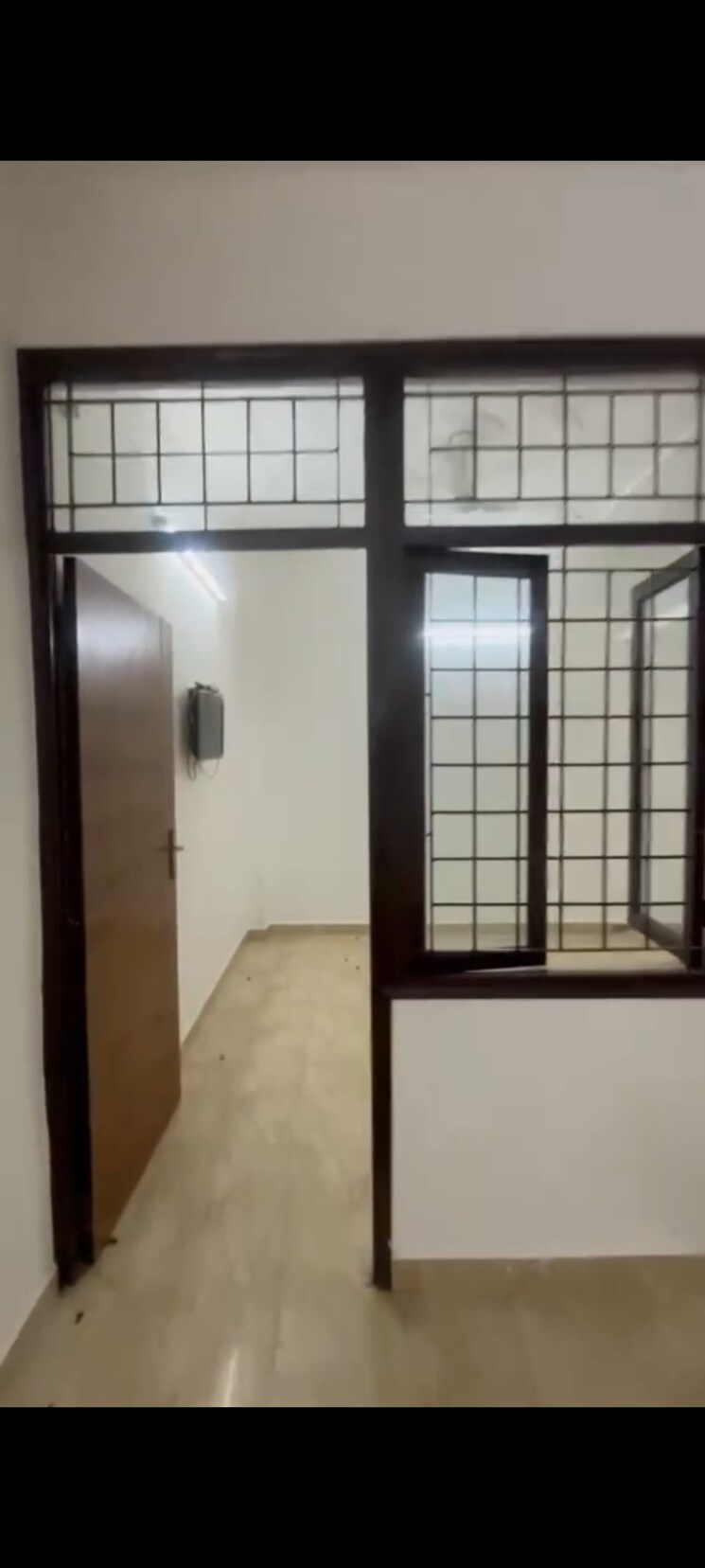 Room, chattarpur 1.5 Bedroom 500 Sq.Ft. Builder Floor In Chattarpur Delhi 7277699