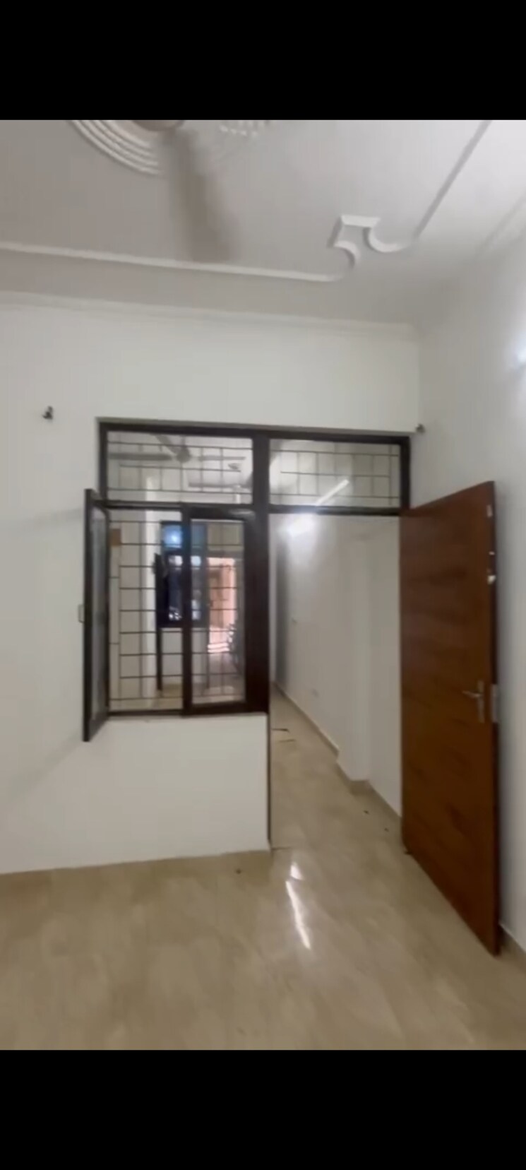 Room, chattarpur 1.5 Bedroom 500 Sq.Ft. Builder Floor In Chattarpur Delhi 7277699