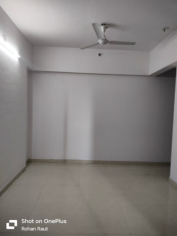 Room in 1.5 BHK Apartment at Lodha Splendora, Ghodbunder Road – for Sale