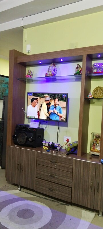 Furnished Amenities in 2 BHK Builder Floor at Onyx Plaza, Vasundhara Sector 3 – for Sale