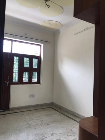 Room in 2 BHK Builder Floor at Onyx Plaza, Vasundhara Sector 3 – for Sale
