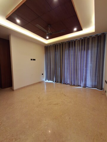 Room in 3.5 BHK Apartment at Elan The Presidential, Sector 106 – for Sale