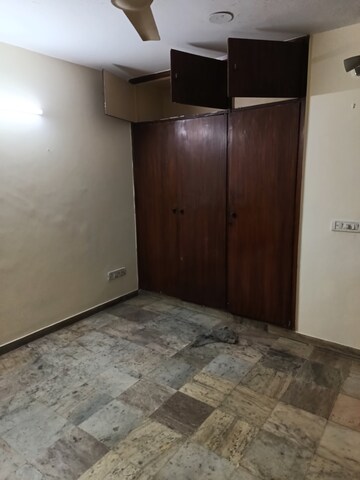 Furnished Amenities in 2 BHK Apartment at Ekdant Shipra Regent and Regal, Indrapuram – for Sale