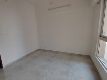 Room in 3 BHK Apartment at Lodha Amara, Kolshet Road – for Sale