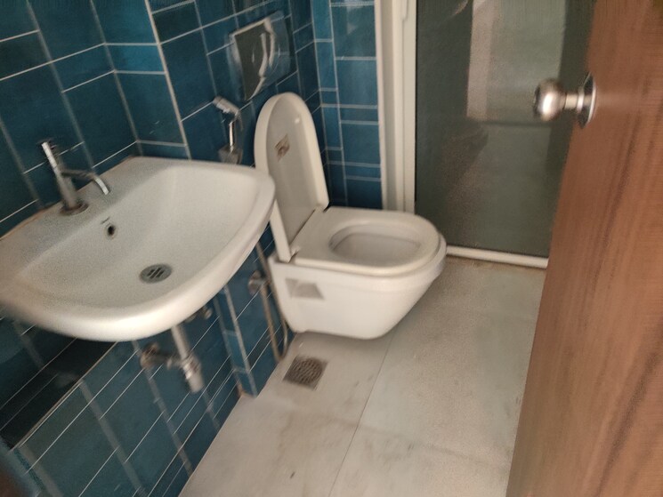 Bathroom, lodha-amara 3 Bedroom 955 Sq.Ft. Apartment In Kolshet Road Thane 7278819