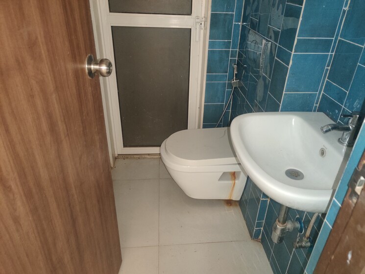 Bathroom, lodha-amara 3 Bedroom 1176 Sq.Ft. Apartment In Kolshet Road Thane 7278945