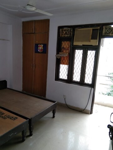 1 BHK Builder Floor For Sale in Paryavaran Complex