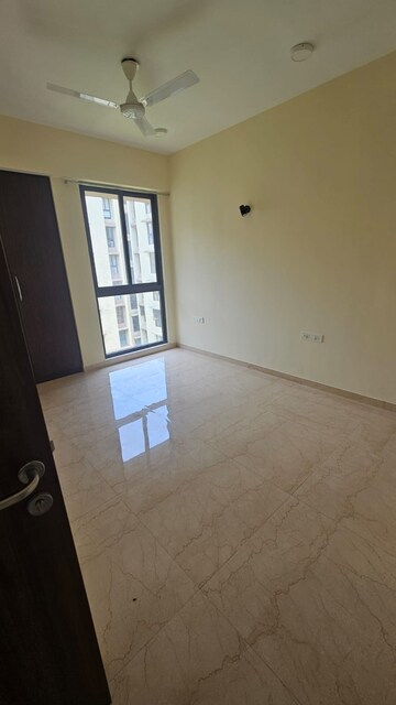 Room in 2 BHK Apartment at Lodha Sterling, Kolshet Road – for Sale