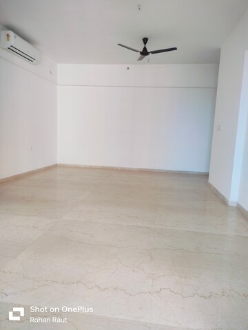 Room in 2 BHK Apartment at Lodha Splendora, Ghodbunder Road – for Sale
