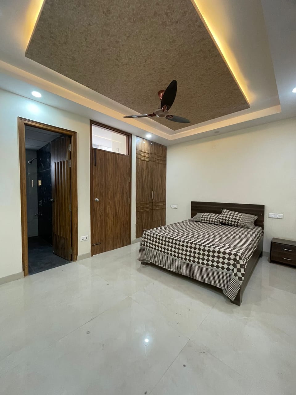 2 BHK Builder Floor फॉर रेंट इन RPS Palm Drive Sector 88 Faridabad  7279183