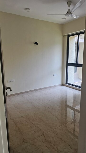 Room in 2 BHK Apartment at Lodha Sterling, Kolshet Road – for Sale