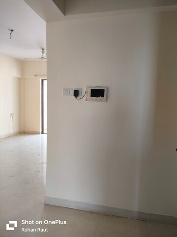Room in 2.5 BHK Apartment at Lodha Splendora, Ghodbunder Road – for Sale