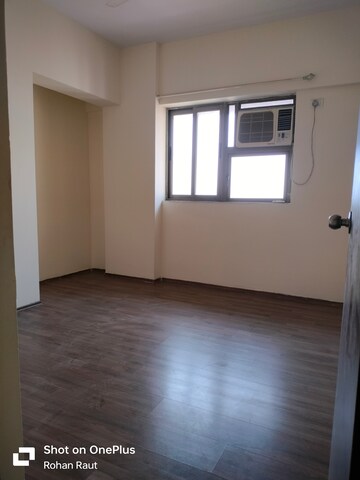 Room in 2.5 BHK Apartment at Lodha Splendora, Ghodbunder Road – for Sale