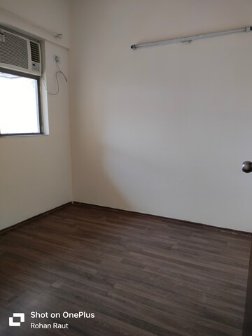 Room in 2.5 BHK Apartment at Lodha Splendora, Ghodbunder Road – for Sale