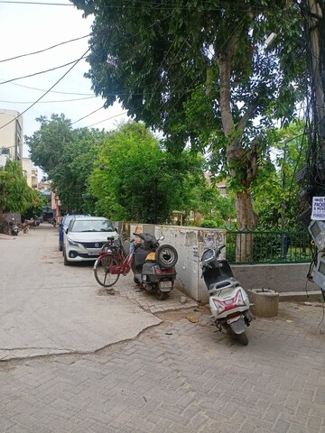 Parking in 6+ BHK Independent House at Sector 7 – for Sale