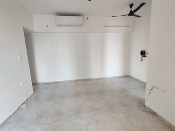 Room in 2 BHK Apartment at Lodha Amara, Kolshet Road – for Sale