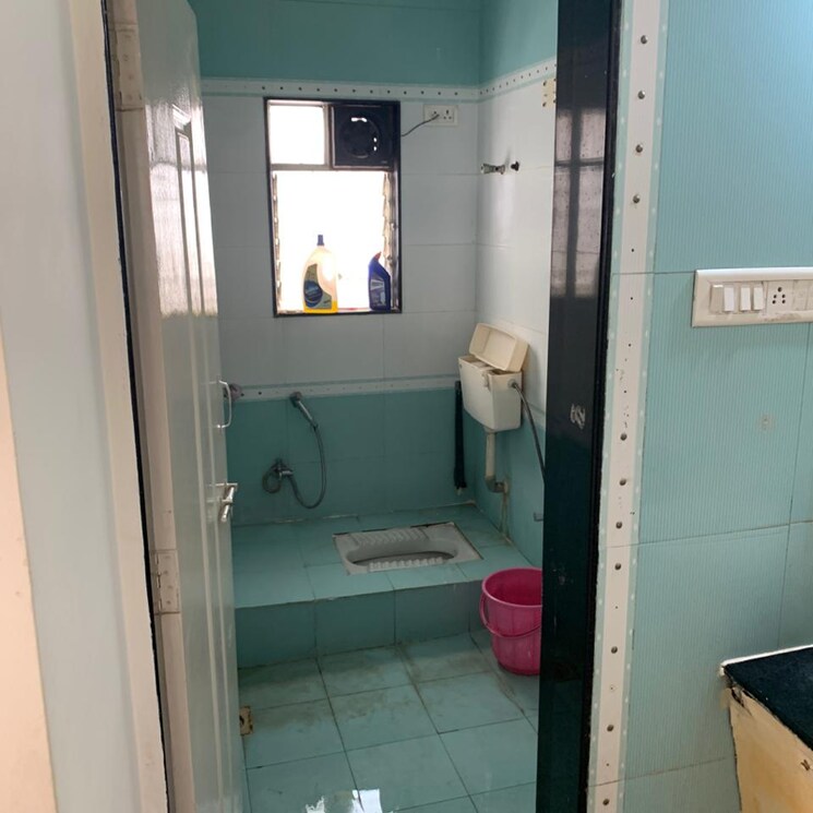 Bathroom, dwarka-sun-crest-phase-i 3 Bedroom 1050 Sq.Ft. Apartment In Rahatani Pune 7279948