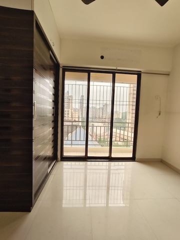 Room in 3 BHK Apartment at Parsik Nagar – for Rent