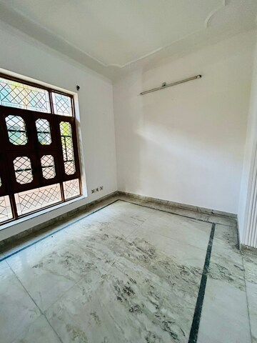 Room in 4 BHK Independent House at Modipuram – for Sale