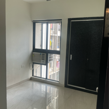 Room in 1 BHK Apartment at Lodha Crown Quality Homes, Balkum Pada – for Sale