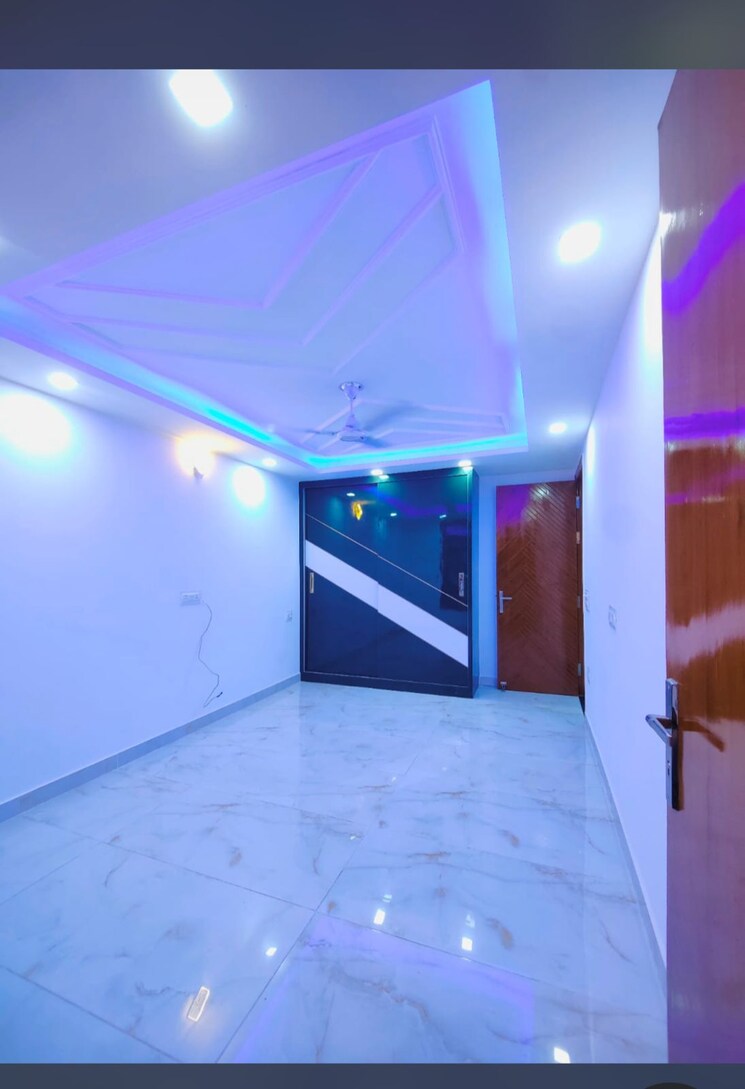 Room, khirki extension 4 Bedroom 150 Sq.Yd. Builder Floor In Khirki Extension Delhi 7280235