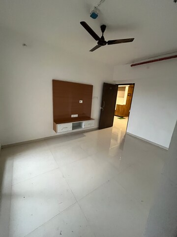 Room in 3 BHK Apartment at Vikas Ritz, Wayle Nagar – for Sale
