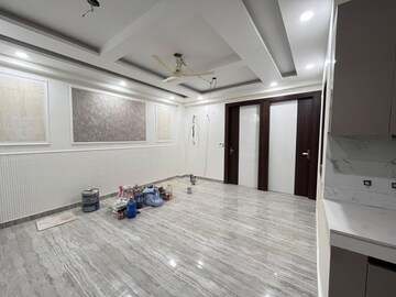 Room in 3 BHK Builder Floor at Dashrath Puri – for Sale