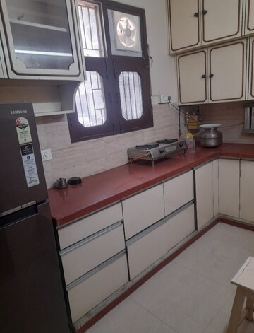 Kitchen in 1.5 BHK Apartment at Supertech Estate, Vaishali Sector 9 – for Sale