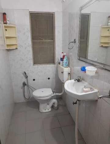 Bathroom in 1.5 BHK Apartment at Supertech Estate, Vaishali Sector 9 – for Sale