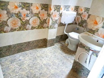 Attached Bathroom in 2 BHK Independent House at Kursi Road – for Sale