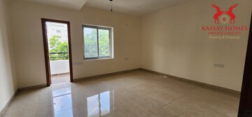 Room in 4 BHK Apartment at Jubilee Hills – for Sale