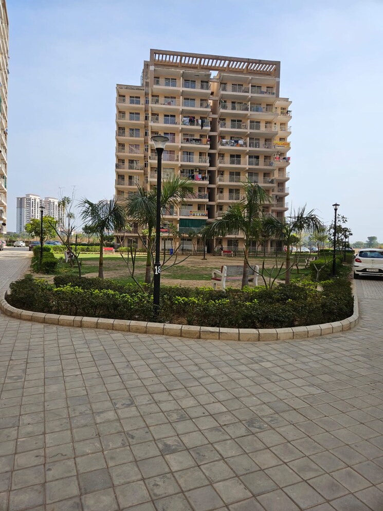 Exterior View, shree-vardhman-green-court 2 Bedroom 590 Sq.Ft. Apartment In Sector 90 Gurgaon 7281162
