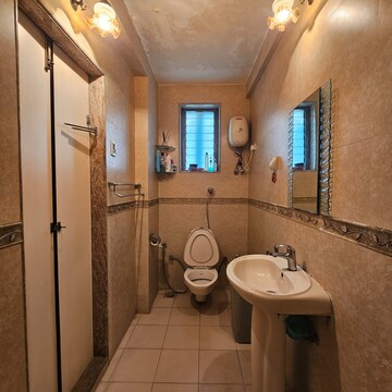Bathroom in 2 BHK Apartment at Sangita Apartments Colaba, Apollo Bunder – for Sale