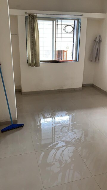 Room in 2 BHK Apartment at Koregaon Park Annexe – for Sale