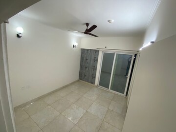 Room in 2 BHK Apartment at Gaurs Siddhartham, Siddharth Vihar – for Sale