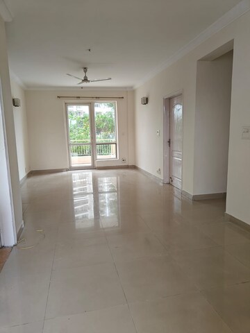 Room in 3 BHK Apartment at DLF The Skycourt, Sector 86 – for Sale