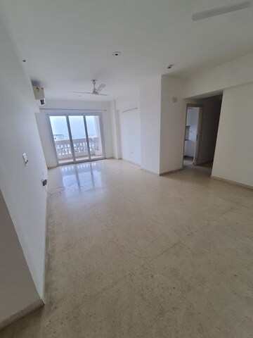 Room in 3 BHK Apartment at DLF The Skycourt, Sector 86 – for Sale