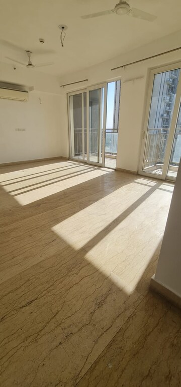 Room in 4 BHK Apartment at Paras Dews, Sector 106 – for Sale