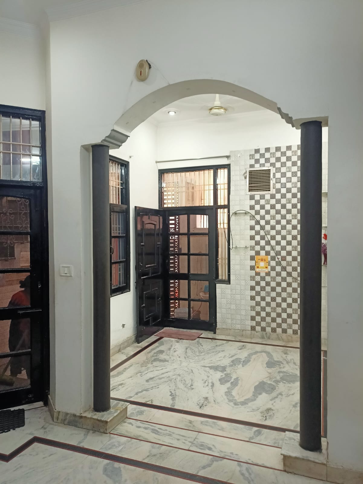 1 BHK Builder Floor For Rent in Vaibhav Khand Ghaziabad  7282101