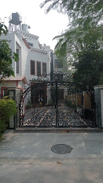 6+ BHK Independent House For Sale in Sigma Ii Greater Noida