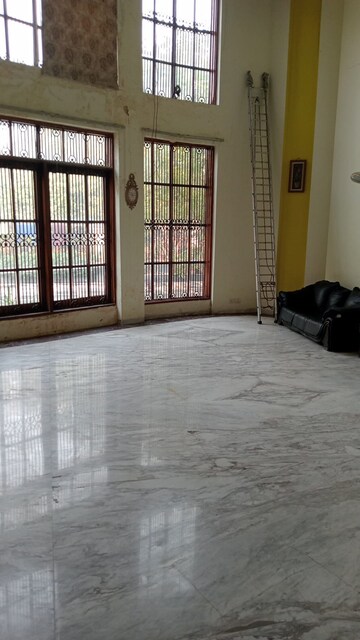 Room in 6+ BHK Independent House at Sigma Ii Greater Noida – for Sale