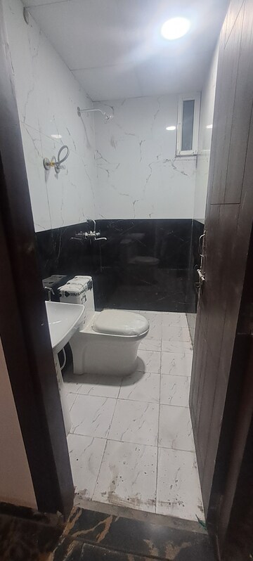Furnished Amenities in 2 BHK Builder Floor at Sector 73 – for Sale
