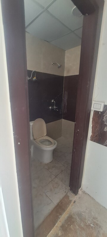 Furnished Amenities in 2 BHK Builder Floor at Sector 73 – for Sale