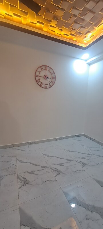 Furnished Amenities in 3 BHK Builder Floor at Sector 73 – for Sale