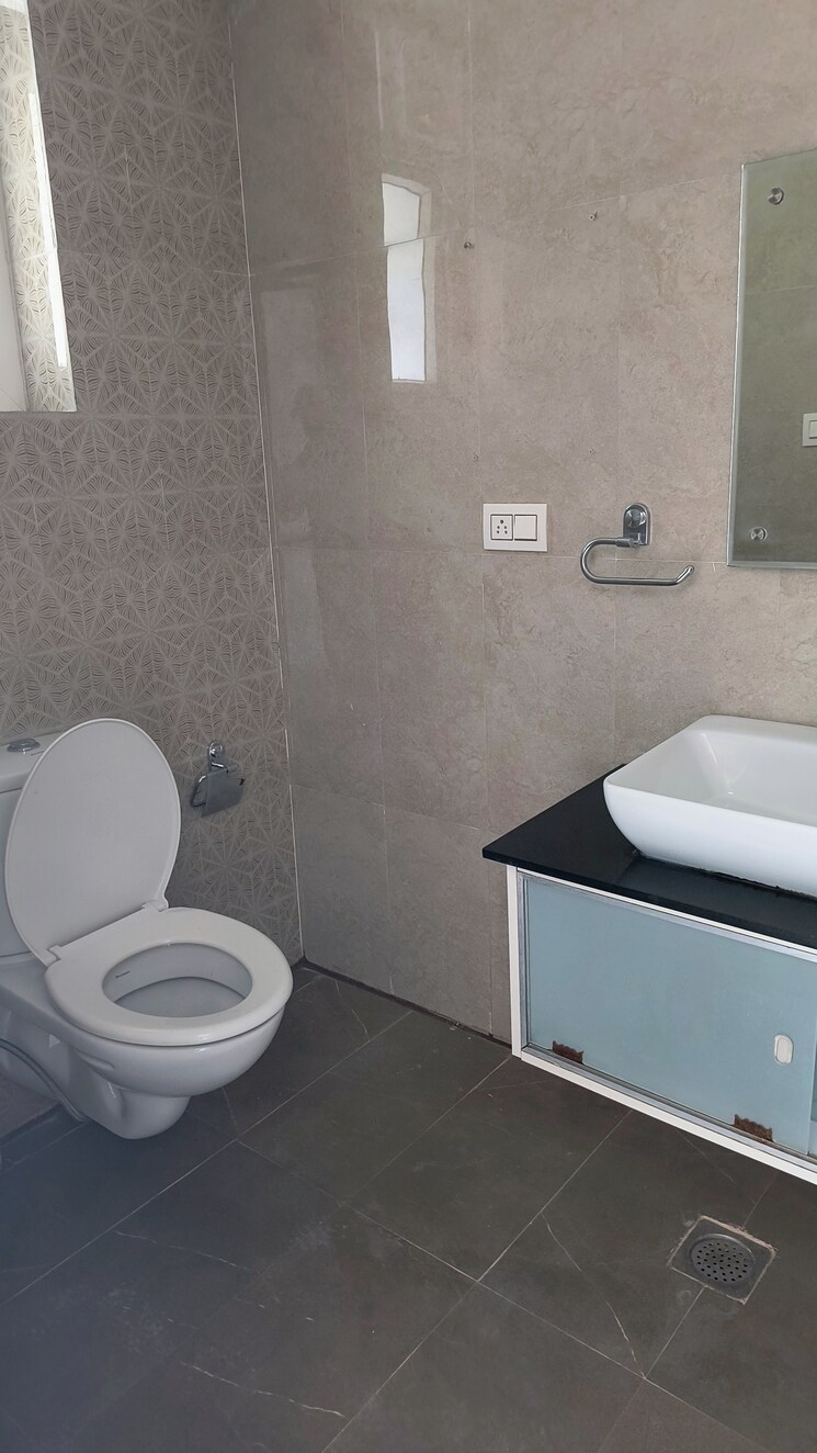 Bathroom, pacific-golf-estate 4 Bedroom 2800 Sq.Ft. Apartment In Kulhan Dehradun 7282485