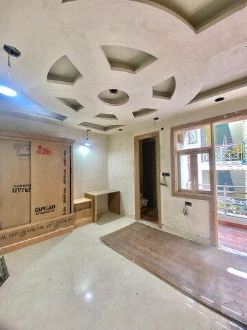 Room in 3 BHK Builder Floor at Dwarka Mor – for Sale